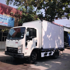Xe tải Isuzu QKR 230 thùng kín Composite - Isuzu QKR 230 thùng kín vách composite