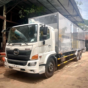 XE TẢI HINO 15 TẤN THÙNG KÍN 4 CỬA 9M4