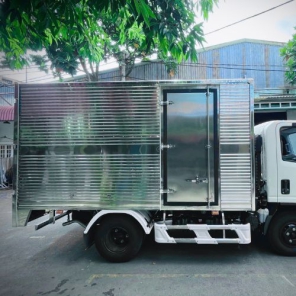 Xe tải Isuzu 1 tấn 9 thùng kín inox thùng dài 3m6 - Isuzu 1 tấn 9 thùng kín dài 3m6