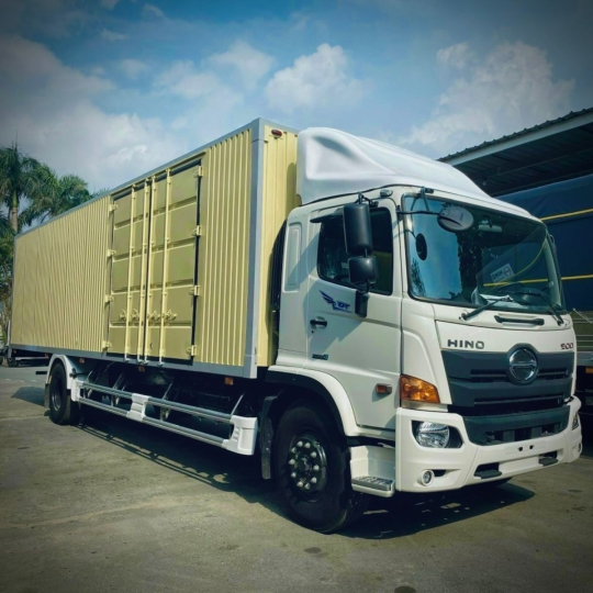 Xe Tải Hino 8 Tấn Thùng Kín Container 10 Mét - Giải Pháp Tối Ưu Cho Vận Chuyển Hàng Hóa