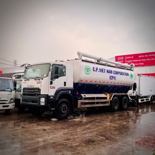 Xe tải bồn chở cám Isuzu 3 chân FVM34TE4A 24 khối - Isuzu 3 chân bồn chở thức ăn gia súc 24 khối