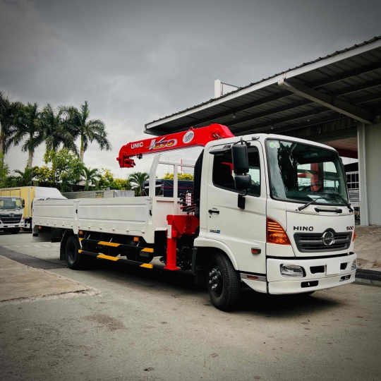 XE TẢI HINO 6 TẤN GẮN CẨU UNIC URV374 THÙNG DÀI 6 MÉT