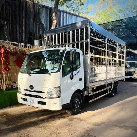 Xe Hino 3T5 thùng gia cầm 196 lồng | Xe Hino chở gà vịt 3T5 196 lồng