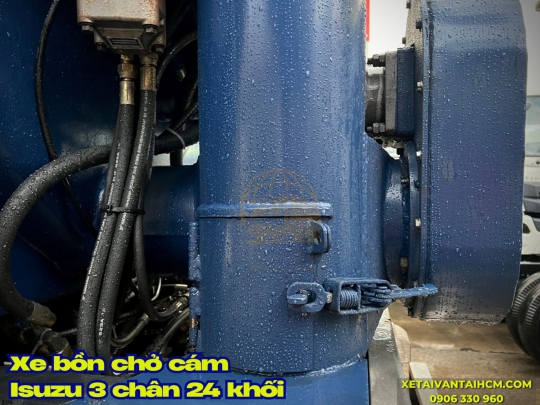 Xe tải bồn chở cám Isuzu 3 chân FVM34TE4A 24 khối - Isuzu 3 chân bồn chở thức ăn gia súc 24 khối