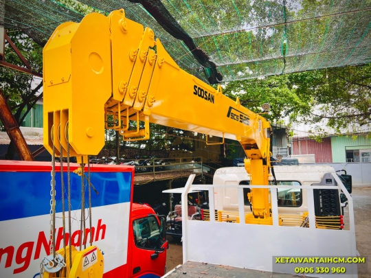 Xe tải Hino 8 tấn thùng dài 8m gắn cẩu Soosan SCS525 - Cẩu Soosan 5 tấn 5 khúc