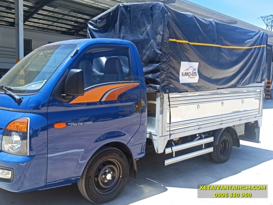 XE TẢI HYUNDAI H150 THÙNG MUI BẠT (3 BỬNG)