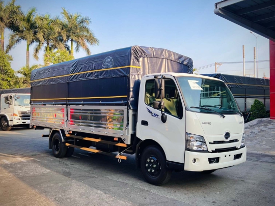 Xe Tải Hino 5 Tấn thùng dài 5m7 - Mua xe tải Hino XZU730L trả trước 160 triệu