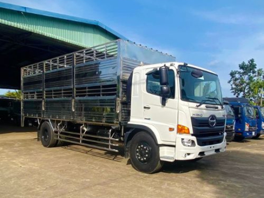 Xe tải Hino FG8JP7A 8 tấn thùng ngắn chở heo