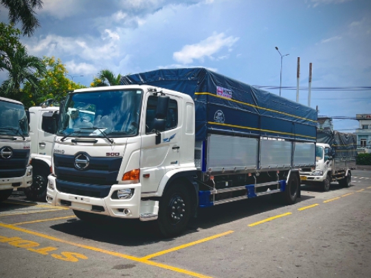 Xe tải Hino FG thùng mui bạt nhôm thùng dài 8 mét - Hino 8 tấn thùng mui bạt nhôm dài 8m mét