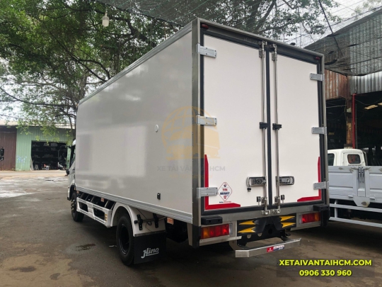 XE TẢI HYUNDAI EX8L THÙNG BẢO ÔN