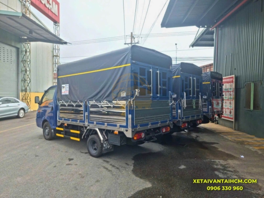 ​​​​​​​XE TẢI HYUNDAI H150 THÙNG MUI BẠT (5 BỬNG)