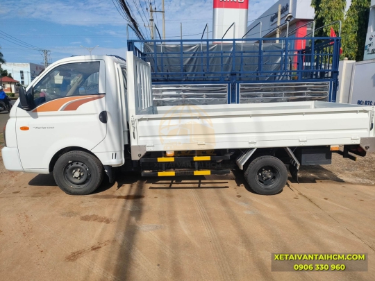 ​​​​​​​XE TẢI HYUNDAI H150 THÙNG LỬNG