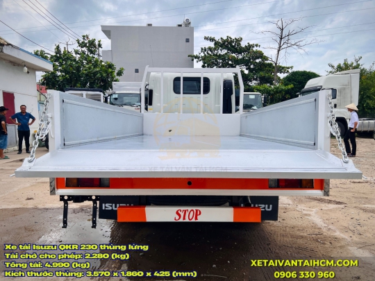 Xe tải Isuzu QKR 230 thùng lửng 2.2 tấn thùng dài 3m6 tại Quận 12 HCM