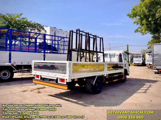 Xe tải Isuzu NPR400 thùng lửng chở kính 3.9 tấn