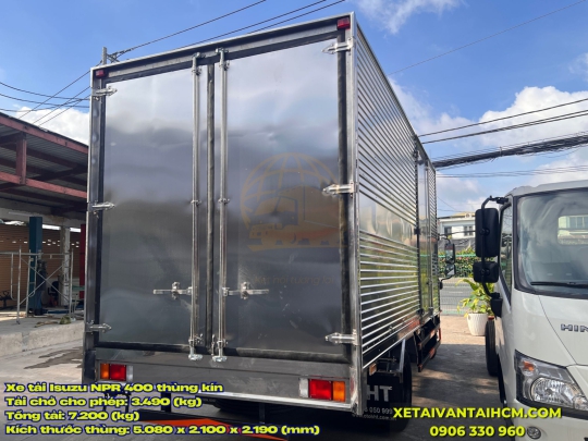 Xe Tải Isuzu 3.5 Tấn Thùng Kín Model NPR 400 Thùng Dài 5m1