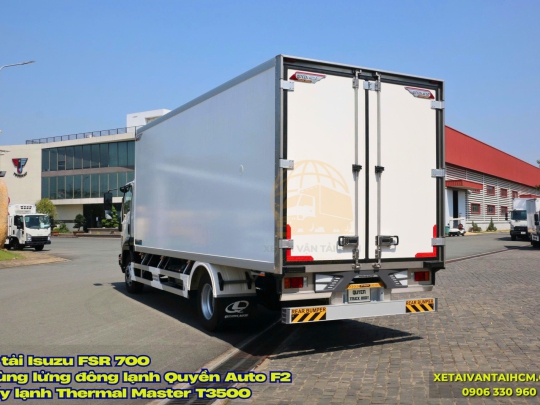 Xe Tải Isuzu FSR700 Thùng Đông Lạnh Quyền F2 Giá Tốt