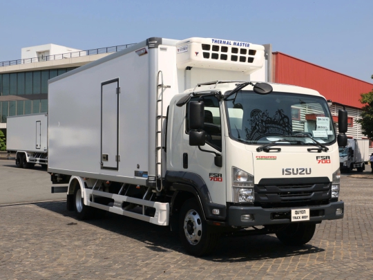 Xe Tải Isuzu FSR700 Thùng Đông Lạnh Quyền F2 Giá Tốt