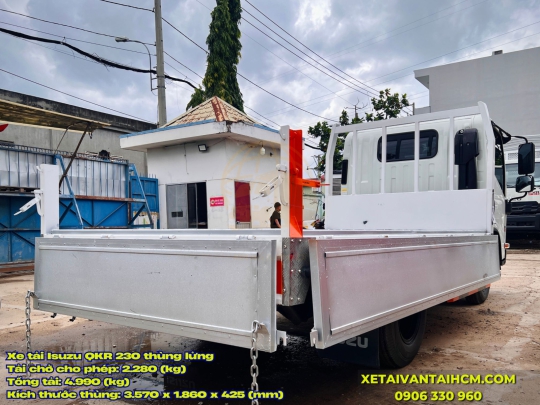 Xe tải Isuzu QKR 230 thùng lửng 2.2 tấn thùng dài 3m6 tại Quận 12 HCM