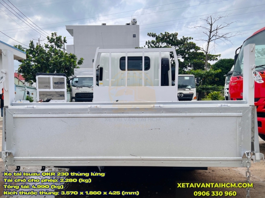 Xe tải Isuzu QKR 230 thùng lửng 2.2 tấn thùng dài 3m6 tại Quận 12 HCM