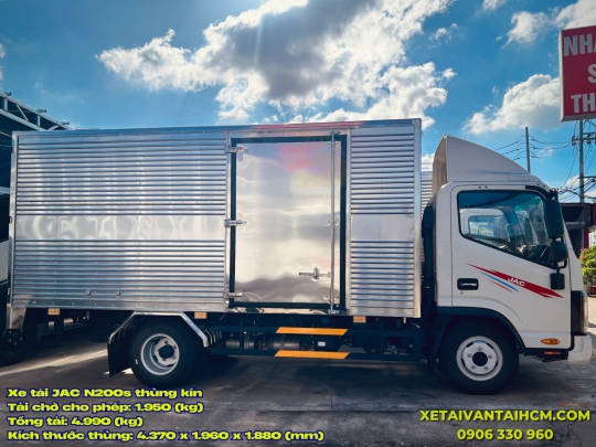 Xe tải Jac N200s thùng kín 1.9 tấn thùng dài 4m3