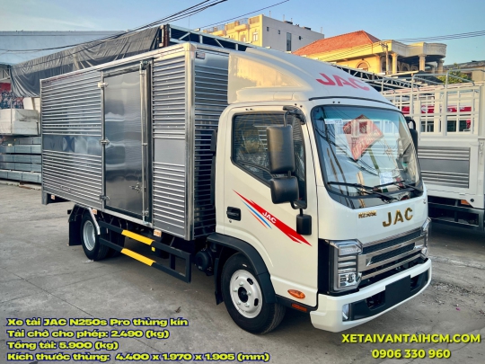 Xe tải JAC N250S Pro Thùng Kín 2.4 Tấn