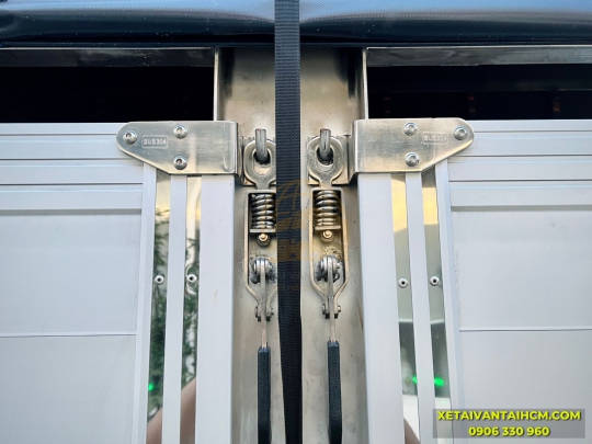 Xe tải Isuzu FRR 650 thùng mui bạt bửng  nhôm 6m7 Full inox 304 - Isuzu FRR650 thùng mui bạt nhôm 6m7 Full inox 304