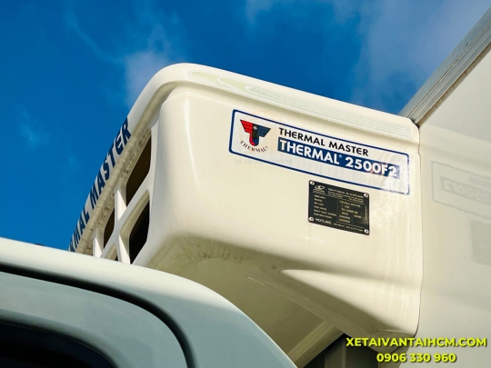 Xe tải Isuzu 1.9 tấn thùng đông lạnh Quyền Cool Express máy lạnh T2500