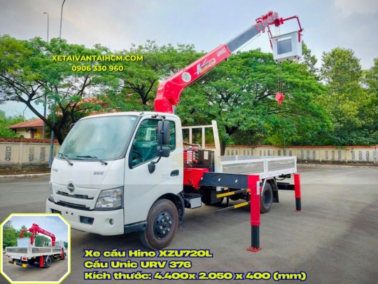 Xe cẩu Hino XZU720L gắn cẩu Unic 376 tải 2 tấn 1 - Xe Hino XZU720L gắn cẩu Unic 376 có rổ nâng người tải 2 tấn 1