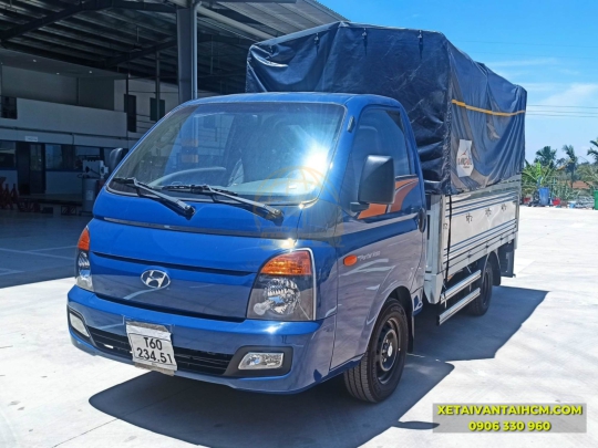XE TẢI HYUNDAI H150 THÙNG MUI BẠT (3 BỬNG)