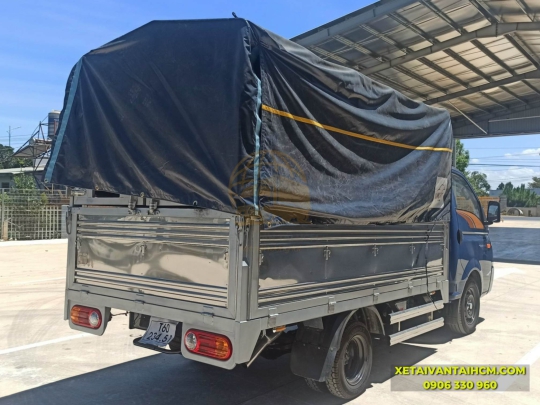XE TẢI HYUNDAI H150 THÙNG MUI BẠT (3 BỬNG)