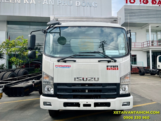 Xe tải Isuzu FRR 650 thùng kín 7m4 