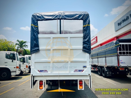 Xe tải Hino 8 tấn thùng chở  xe máy 10 mét | Giá xe Hino 8 tấn chở mô tô xe máy thùng dài 10 mét