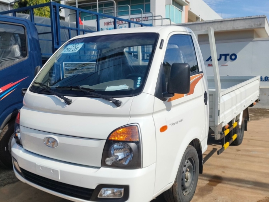 ​​​​​​​XE TẢI HYUNDAI H150 THÙNG LỬNG
