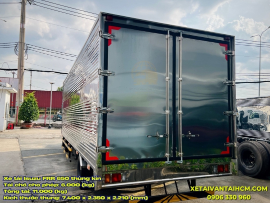 Xe tải Isuzu FRR 650 thùng kín 7m4 