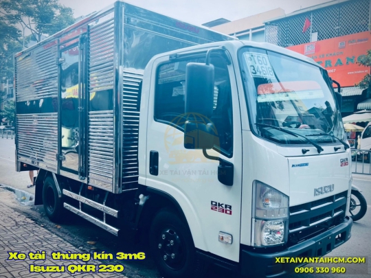 Xe tải Isuzu 1 tấn 9 thùng kín inox thùng dài 3m6 - Isuzu 1 tấn 9 thùng kín dài 3m6